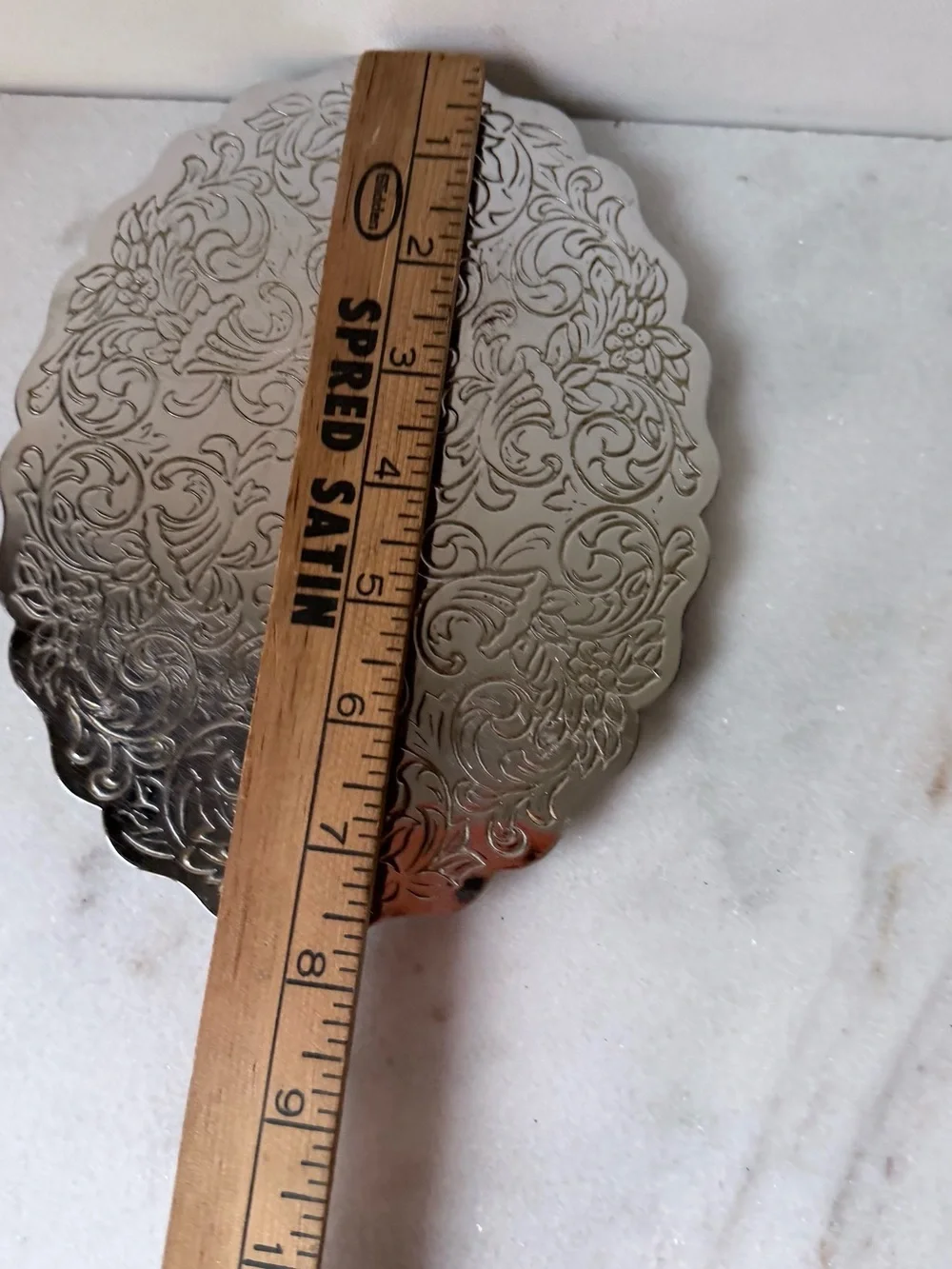 Ornate Scalloped Metal Decorative trivet - Silver Tone